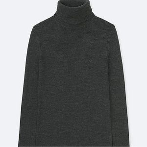 Uniqlo Extra Fine Merino Ribbed TurtleneckLong-Sleeve Sweater in Grey, US M